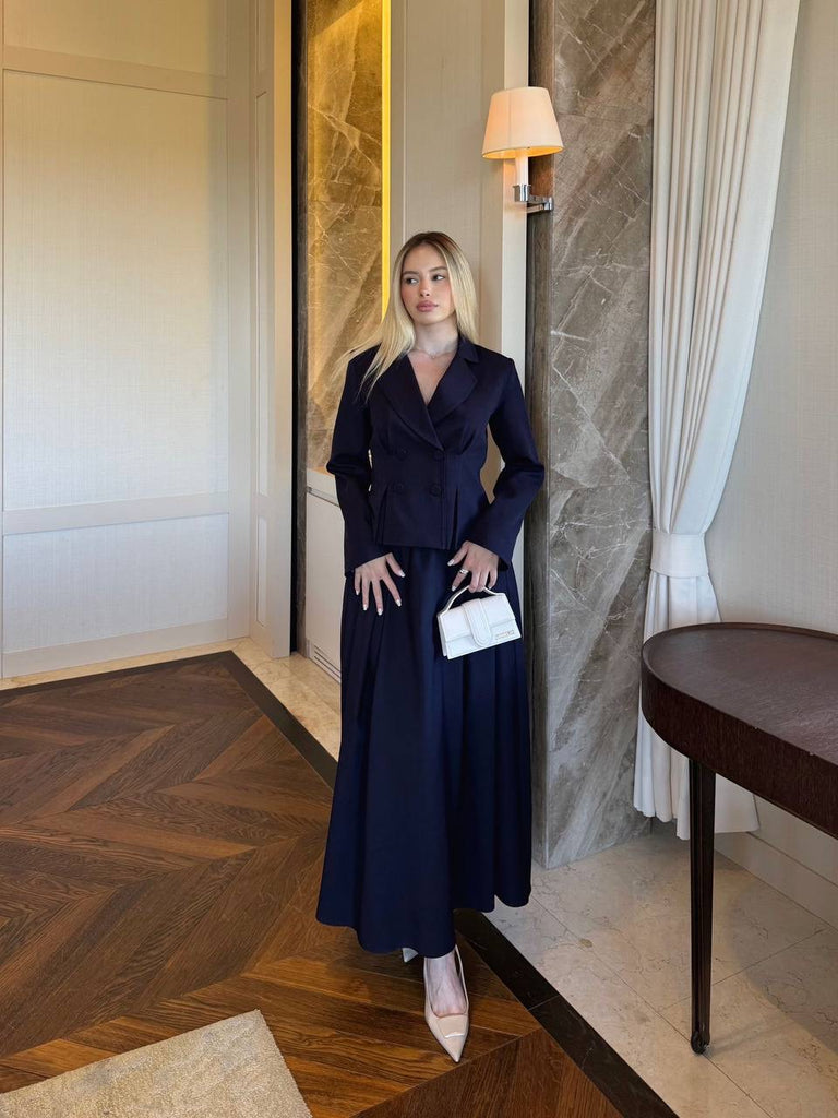 Elegant Two-Piece Suit Set – Blazer & Maxi Skirt