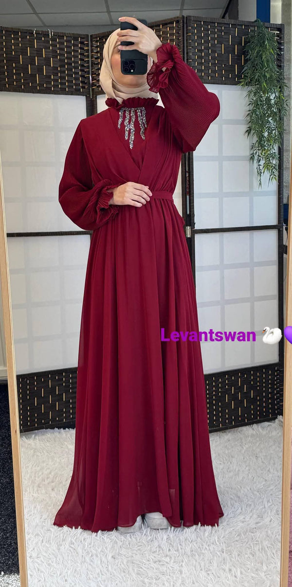 Elegant Pleated Burgundy Maxi Dress