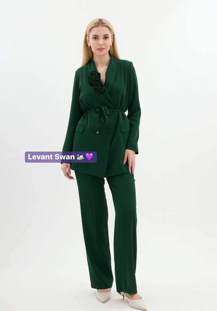 Elegant Women’s Two-Piece Suit