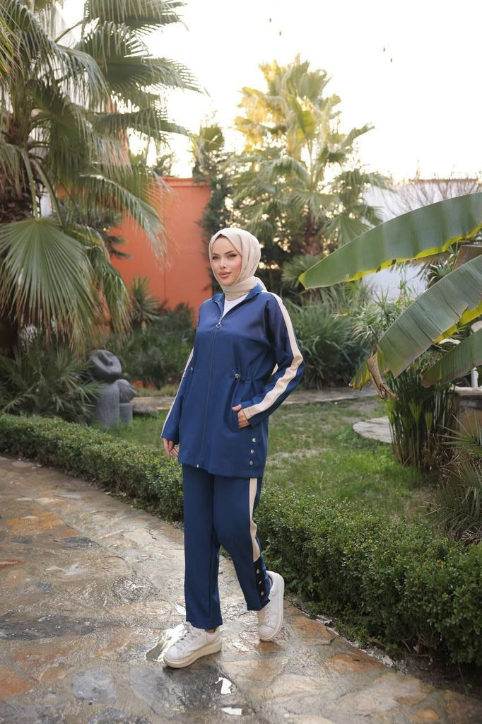 Elegant Modest Sportswear Set with Contrast Panels