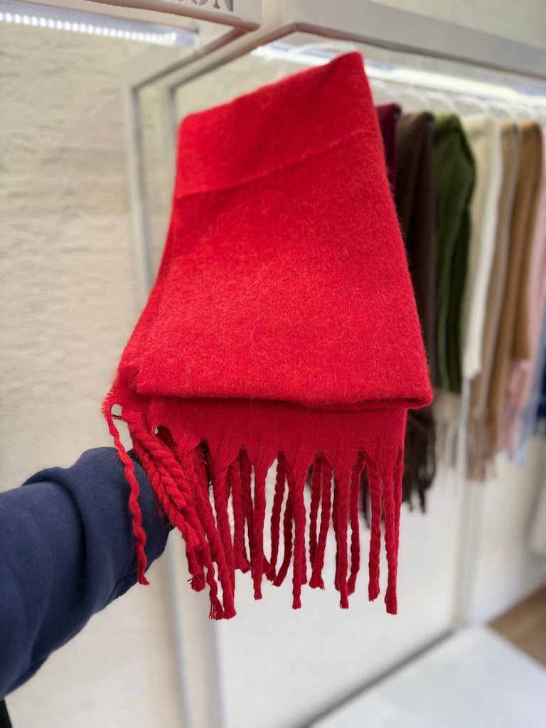 Fringed edge scarf