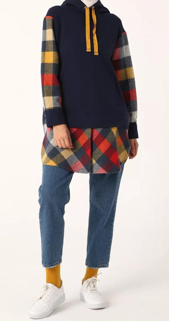 Stylish Sweater - checkered sleeves